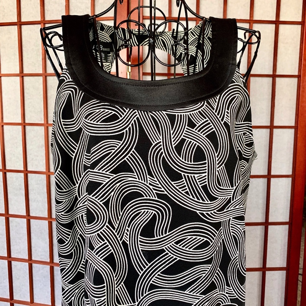 AGB Black & White Patterned Sheath Dress